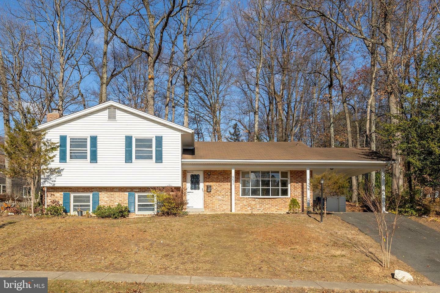 Property Photo: 6820 Beechtree Lane VA 22042