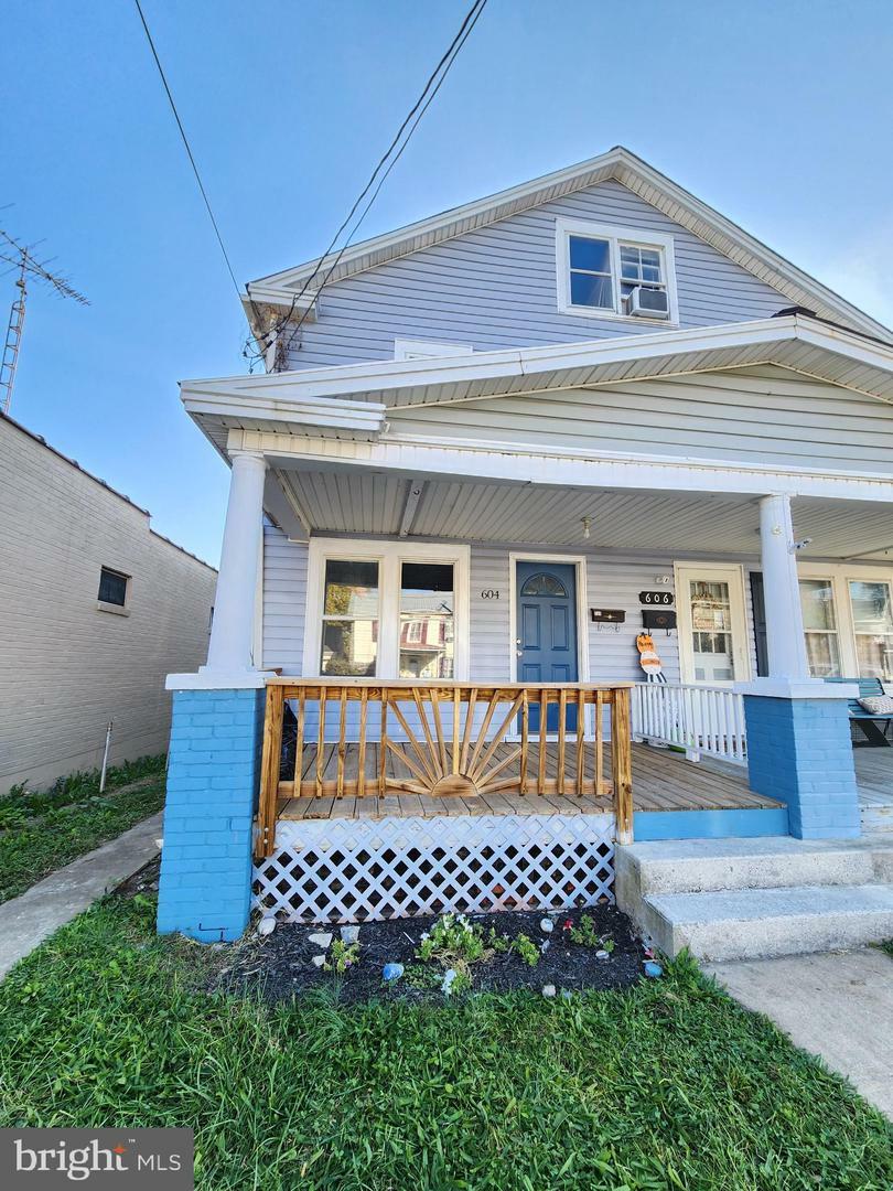 Property Photo: 604 W Virginia Avenue WV 25401