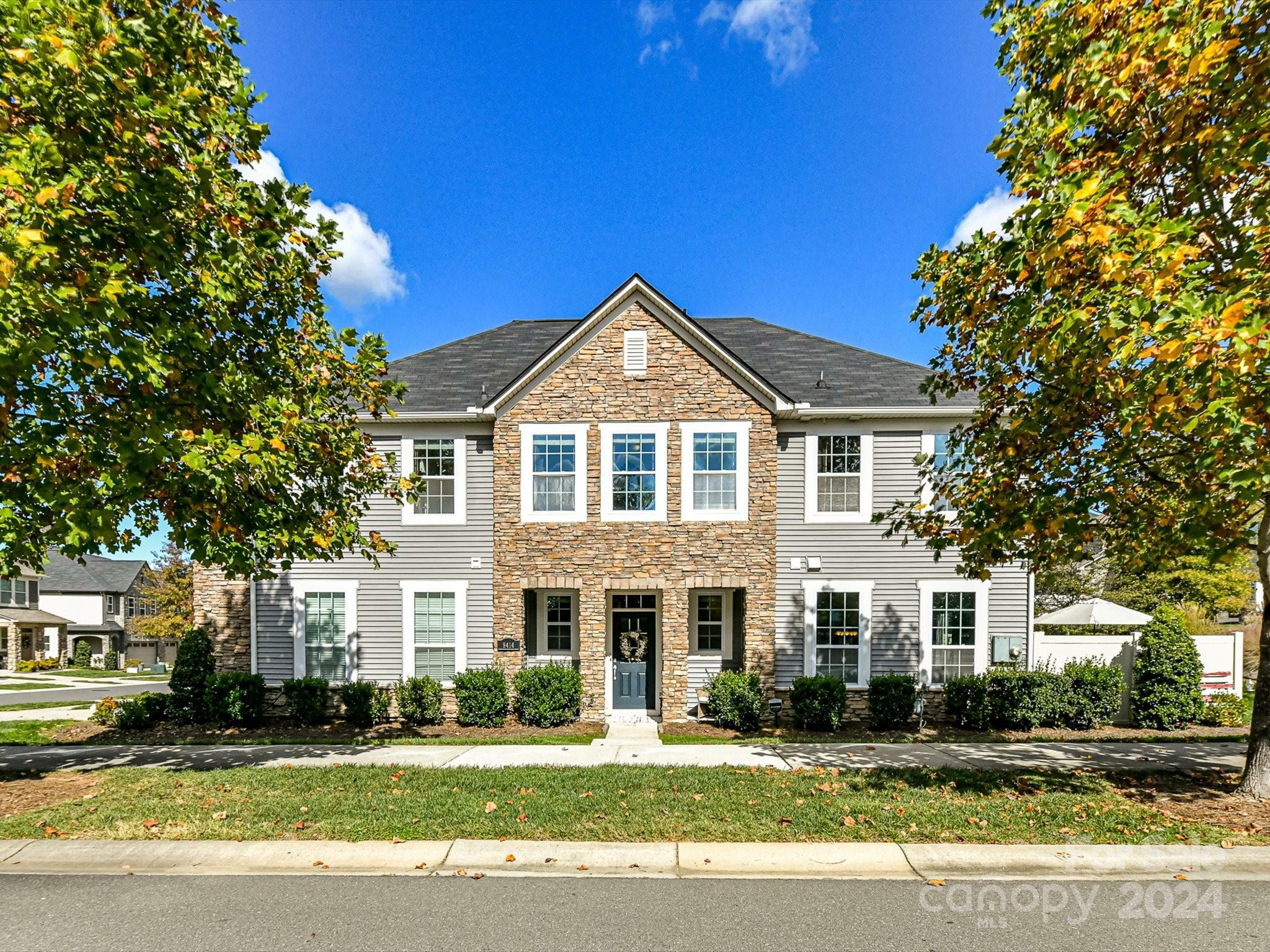 9414 Glenburn Lane  Charlotte NC 28278 photo