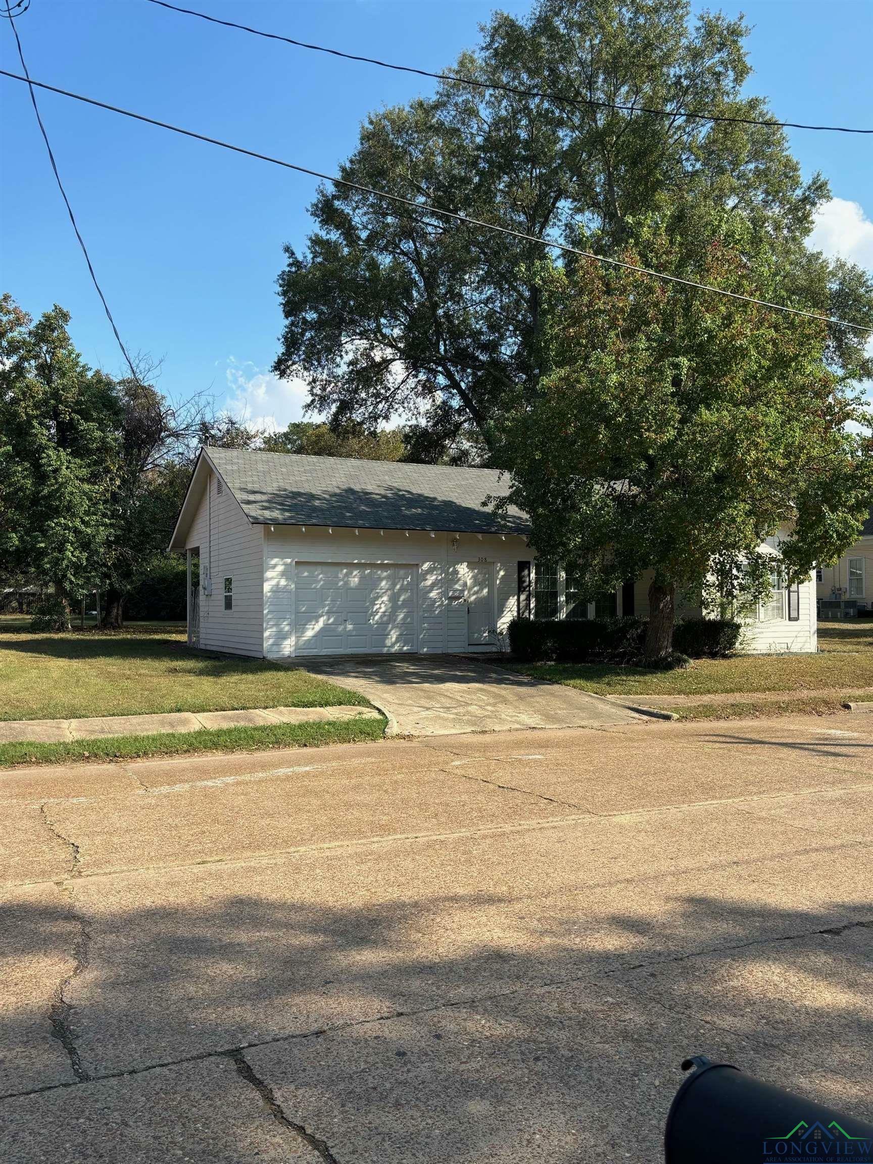 308 N Alley Street  Jefferson TX 75657 photo