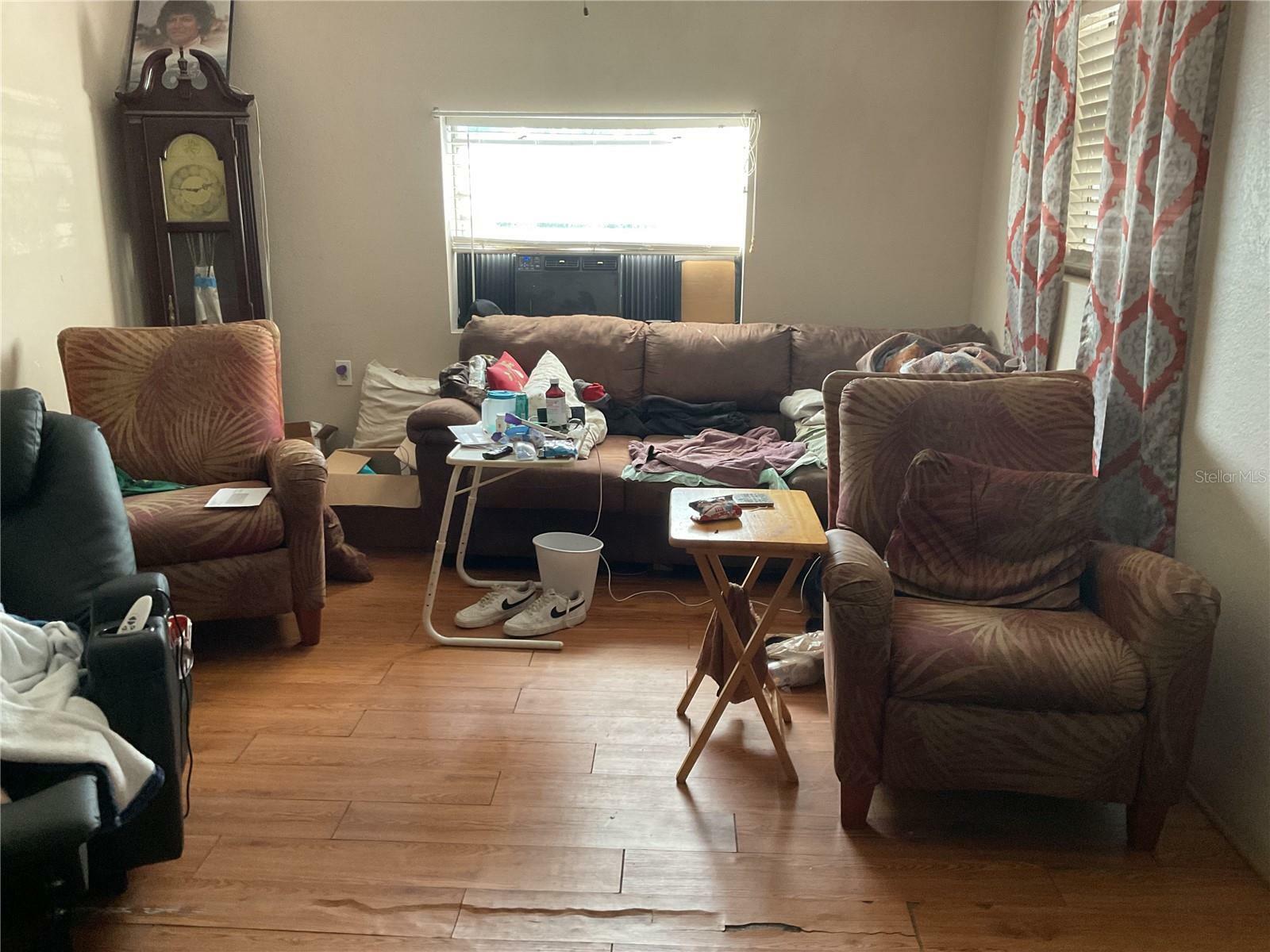 Property Photo:  1415 29th Avenue E  FL 34208 