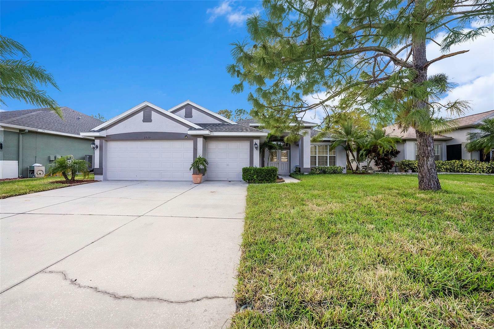 Property Photo:  2515 Wood Pointe Drive  FL 34691 