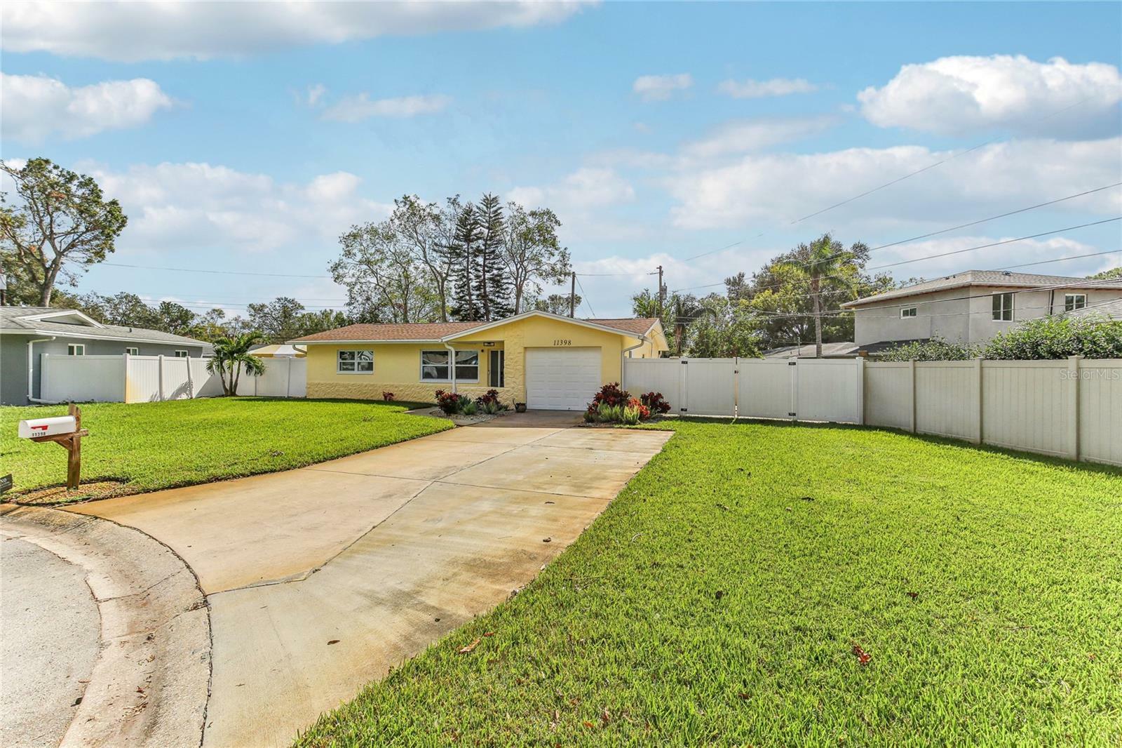 Property Photo:  11398 88th Avenue  FL 33772 