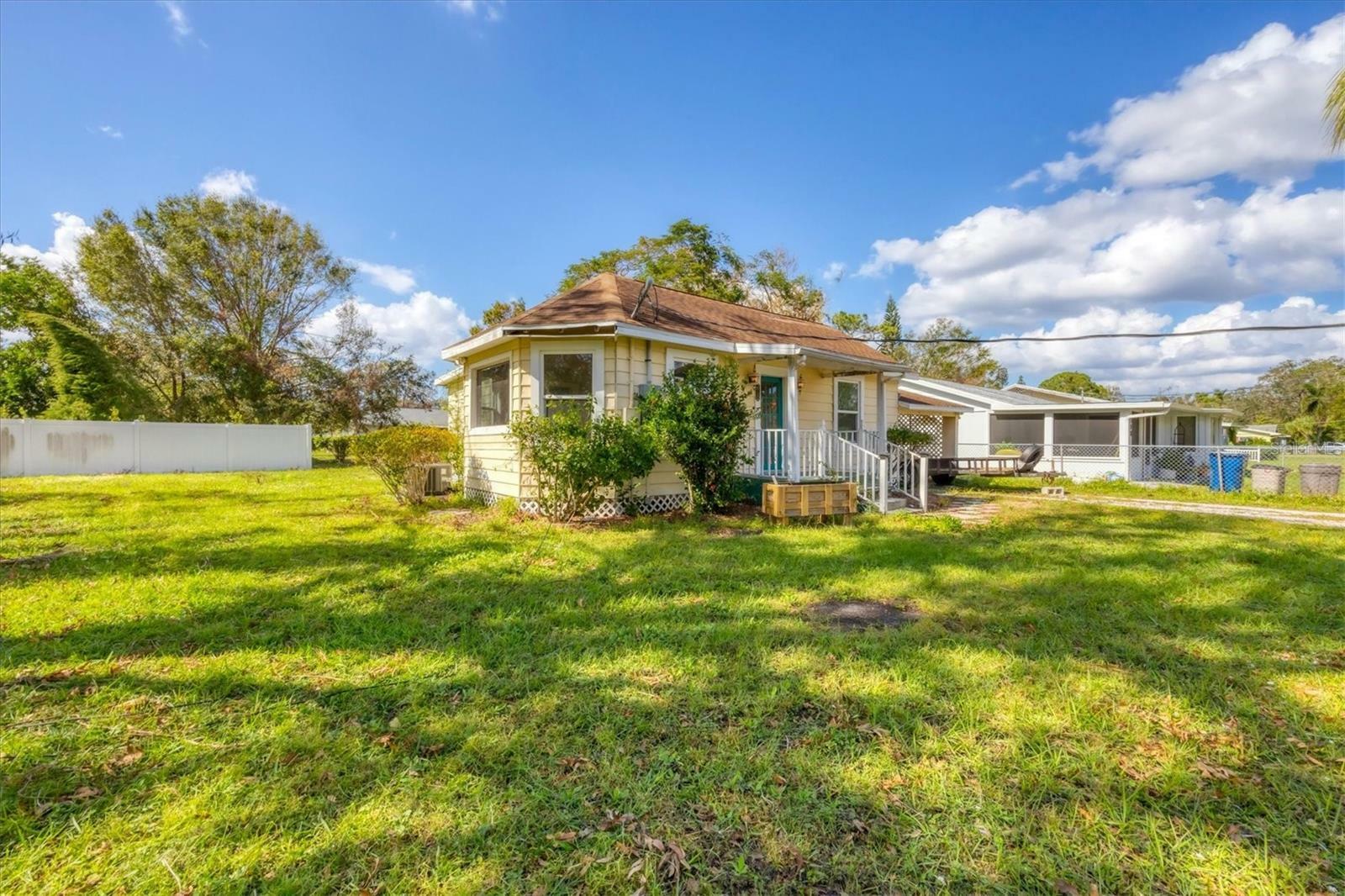 Property Photo:  310 41st Street W  FL 34209 