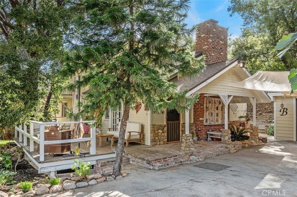 Property Photo:  23230 Raymond Street  CA 91311 