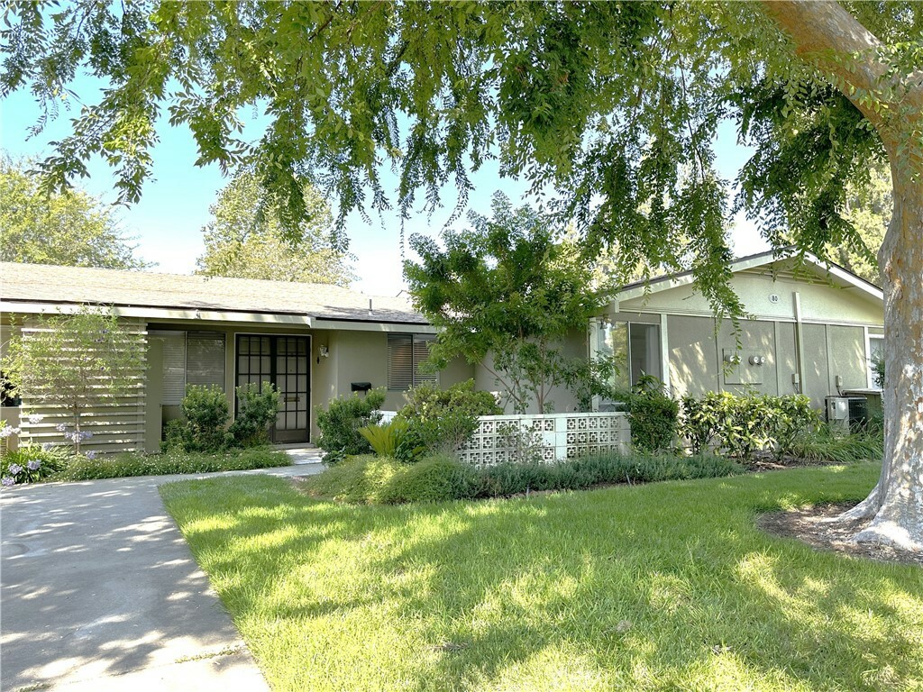 Property Photo:  80 Calle Aragon B  CA 92637 