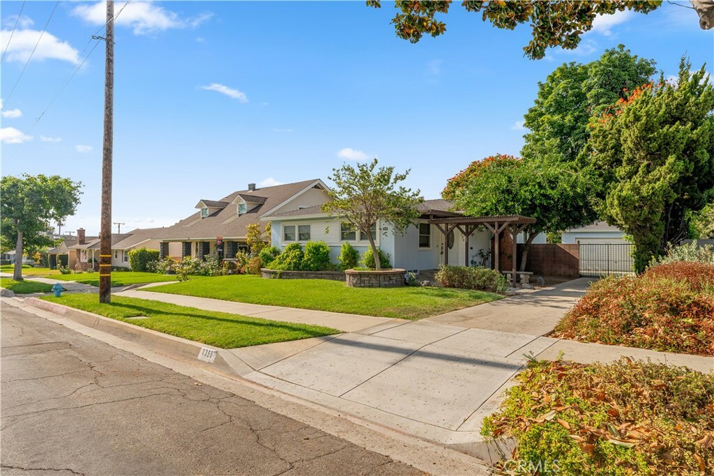 Property Photo: 8359 California Avenue CA 90605