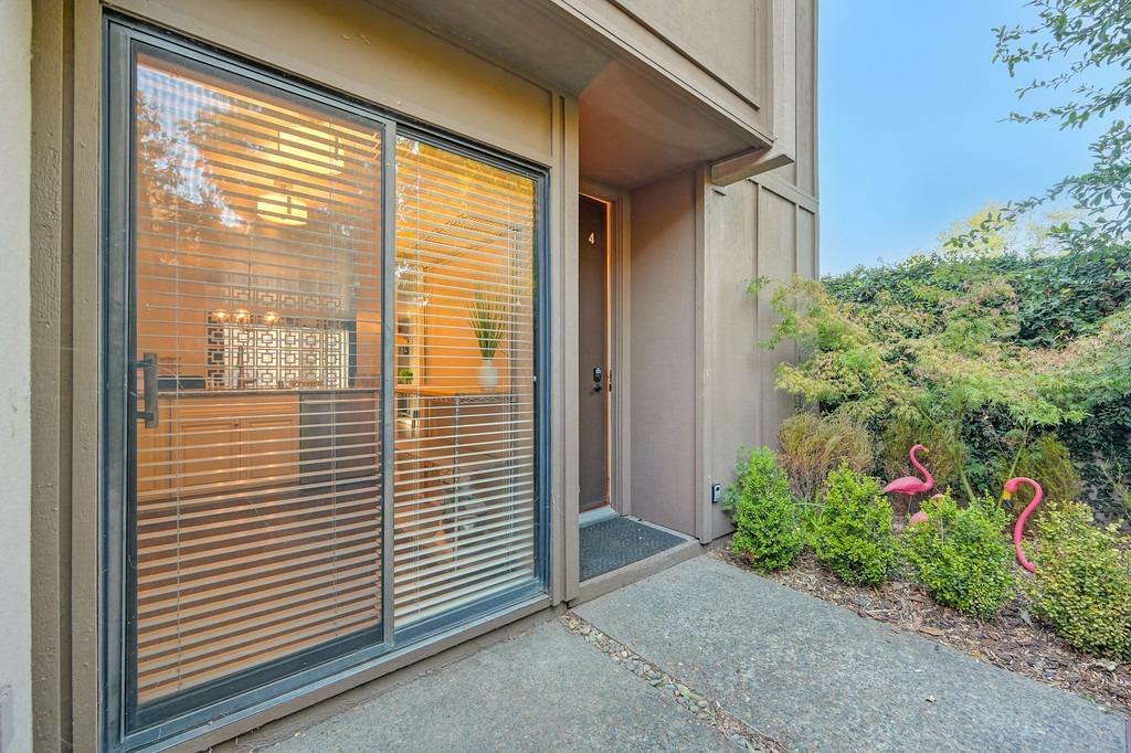 Property Photo:  898 Woodside Lane 4  CA 95825 