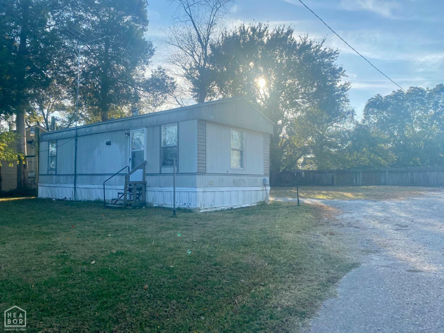 Property Photo:  233 N Allis Street  AR 72401 