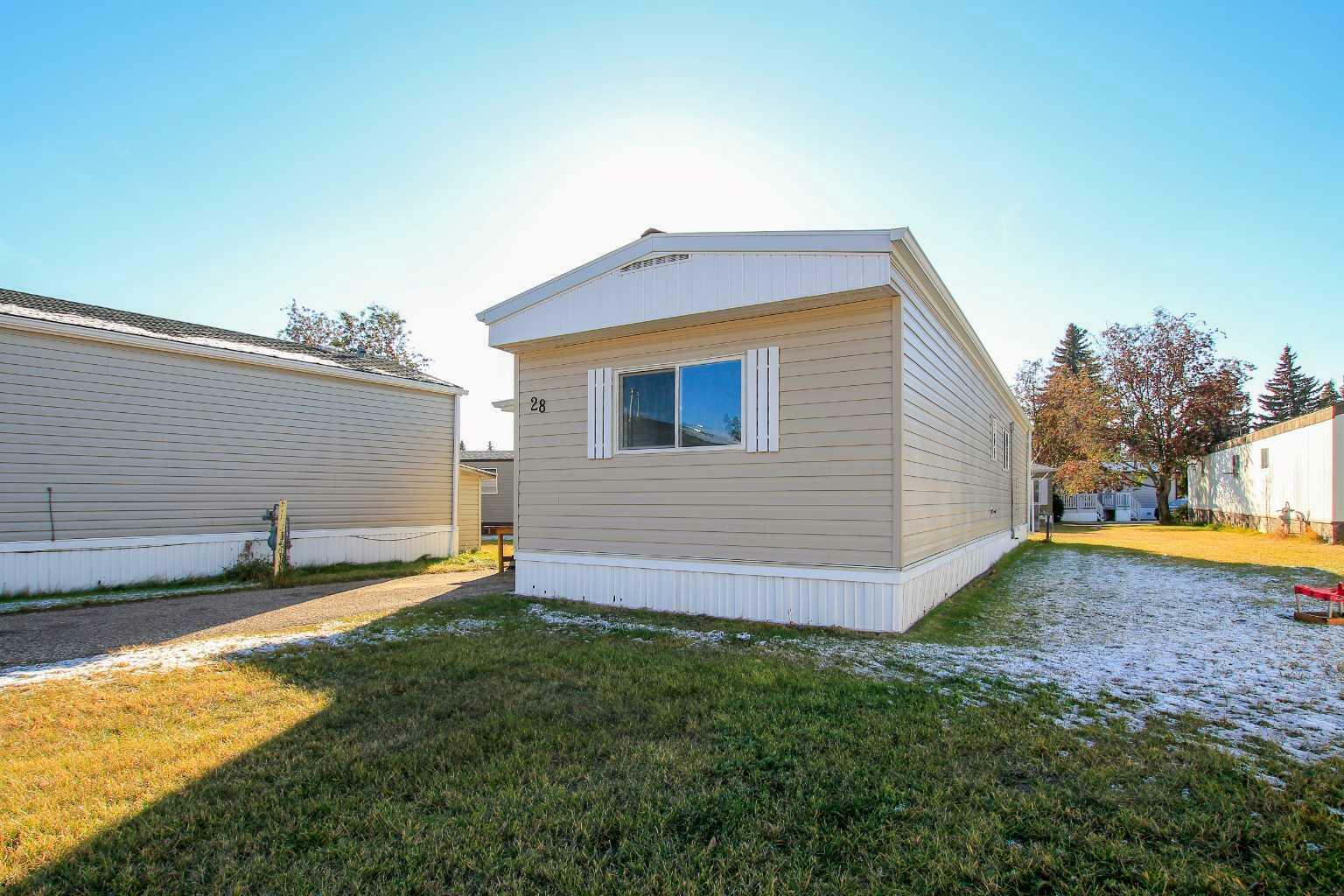 28 Parkview Avenue  Red Deer AB T4P 1K1 photo