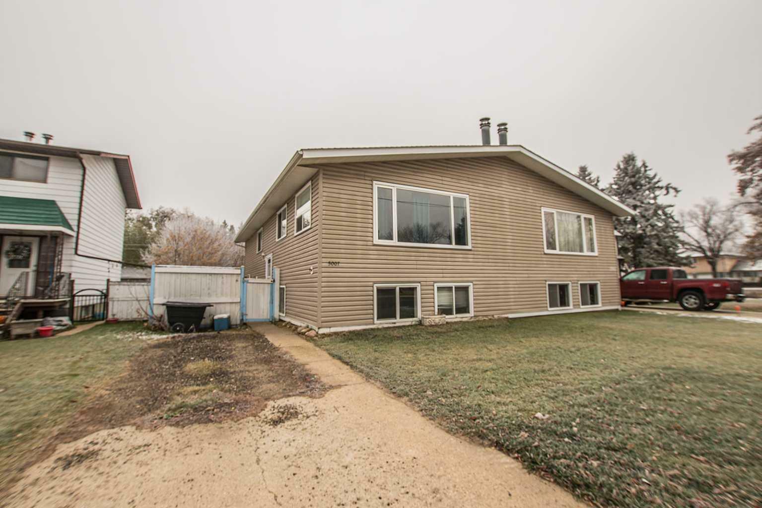 Property Photo:  5007 58 Street  AB T4L 1K7 