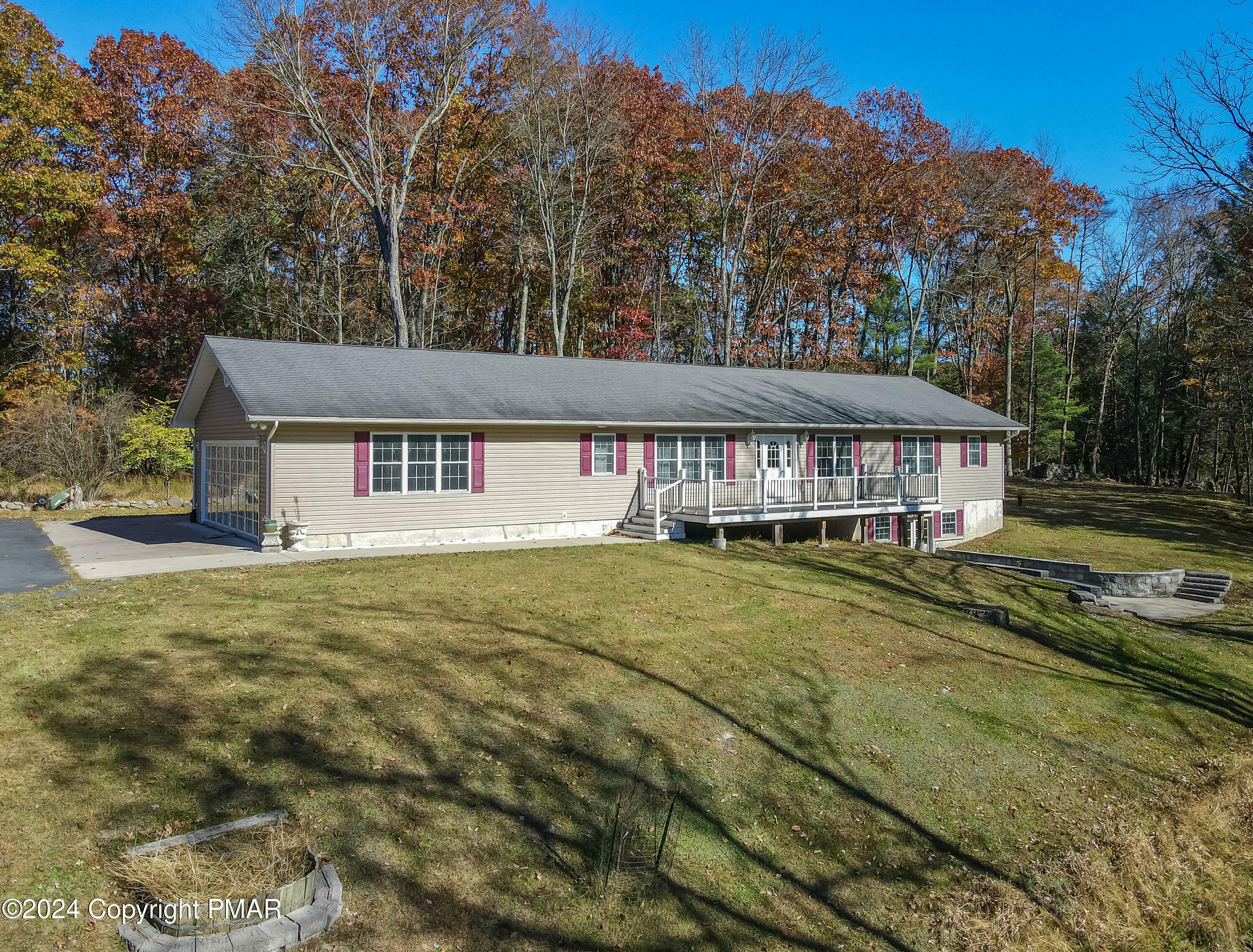 Property Photo:  141 Spruce Woods Road  PA 18360 