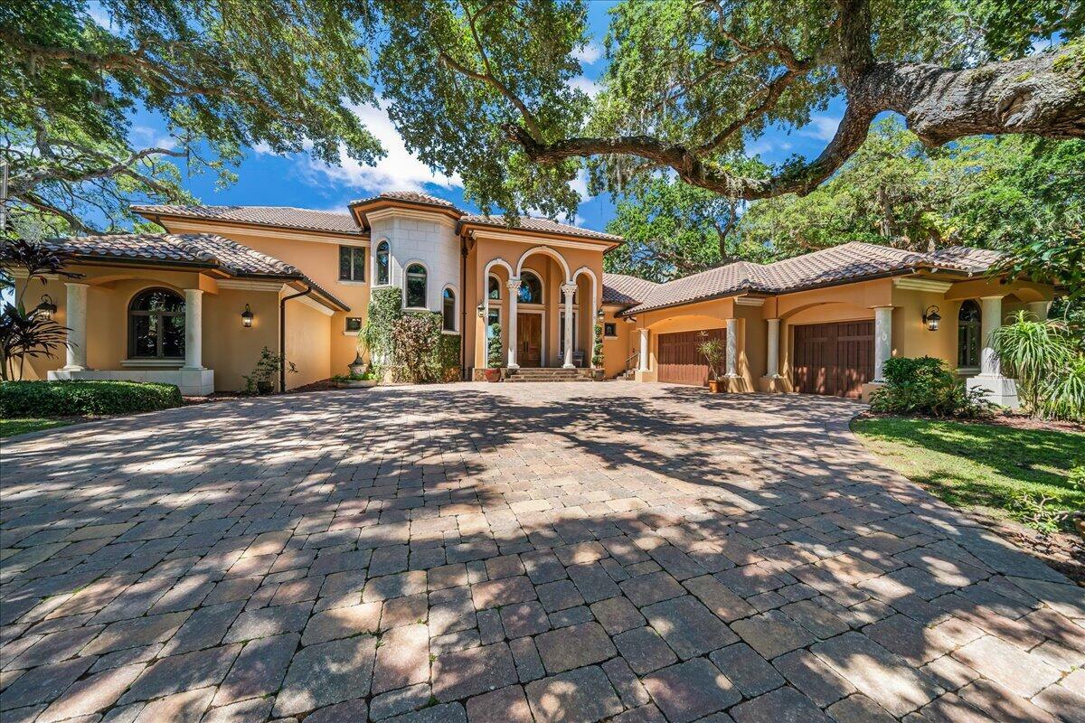 Property Photo:  808 N Riverside Drive  FL 32903 