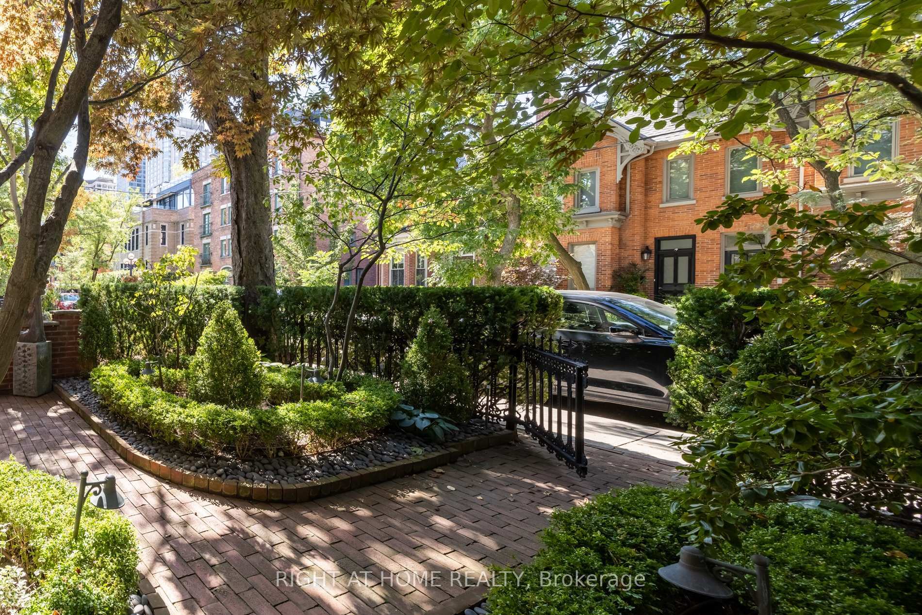 Property Photo: 51 Hazelton Avenue ON M5R 2E3