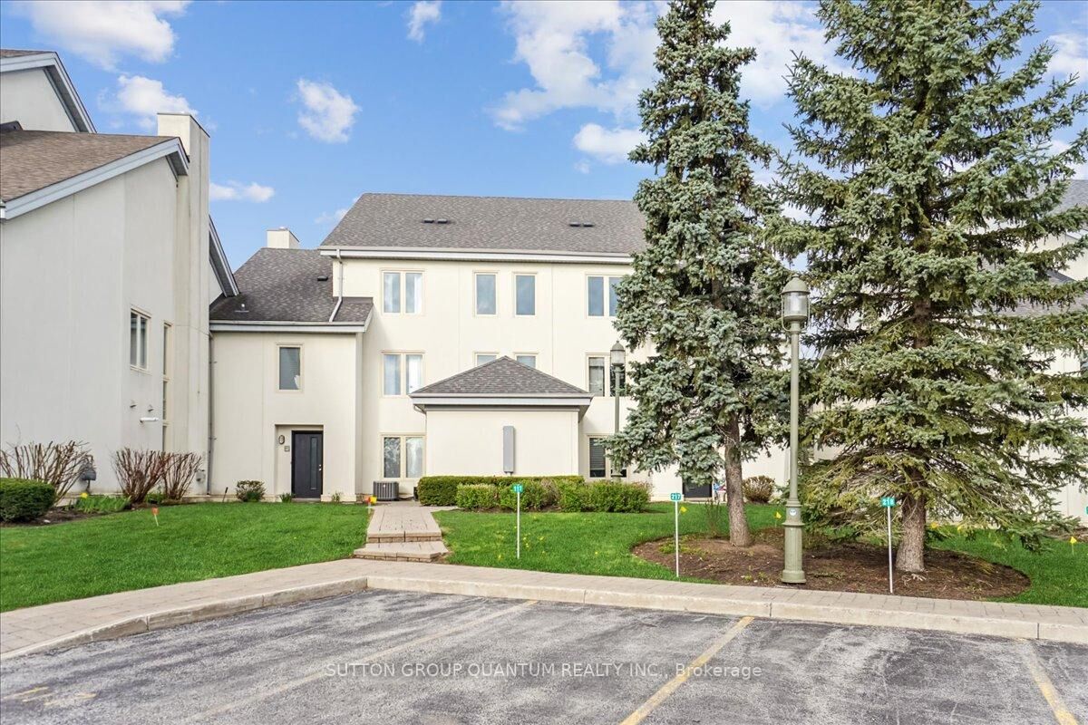 Property Photo: 120 Fairway Court 218 ON L9Y 0P8