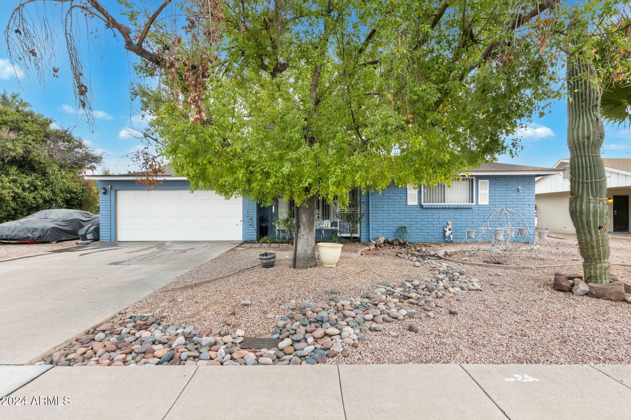 Property Photo:  2349 W Del Campo Circle  AZ 85202 