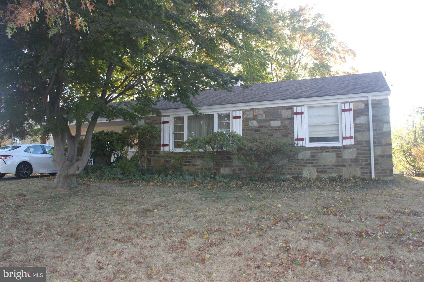 Property Photo:  1102 Creswood Road  PA 19115 