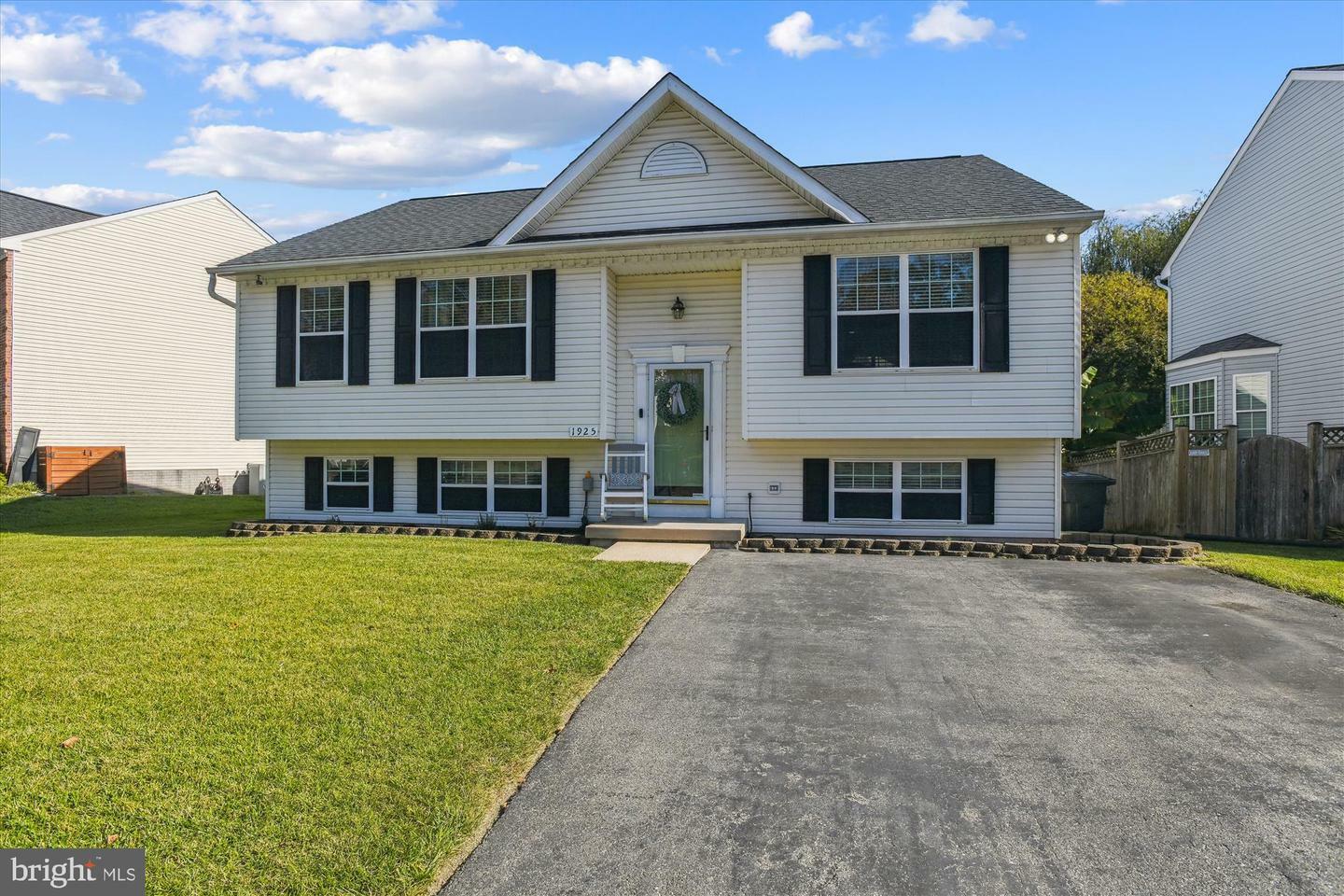 Property Photo:  1925 Windys Run Road  MD 21228 