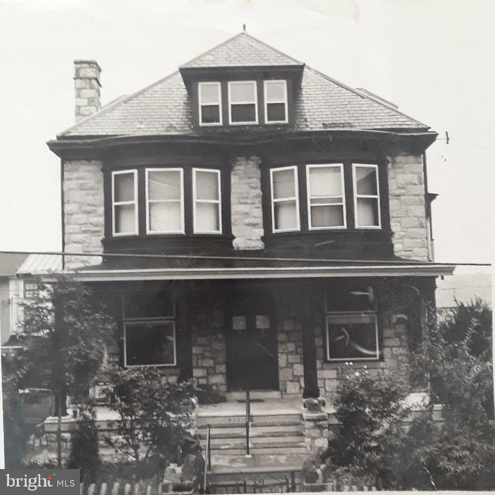 141 Green Lane  Philadelphia PA 19127 photo