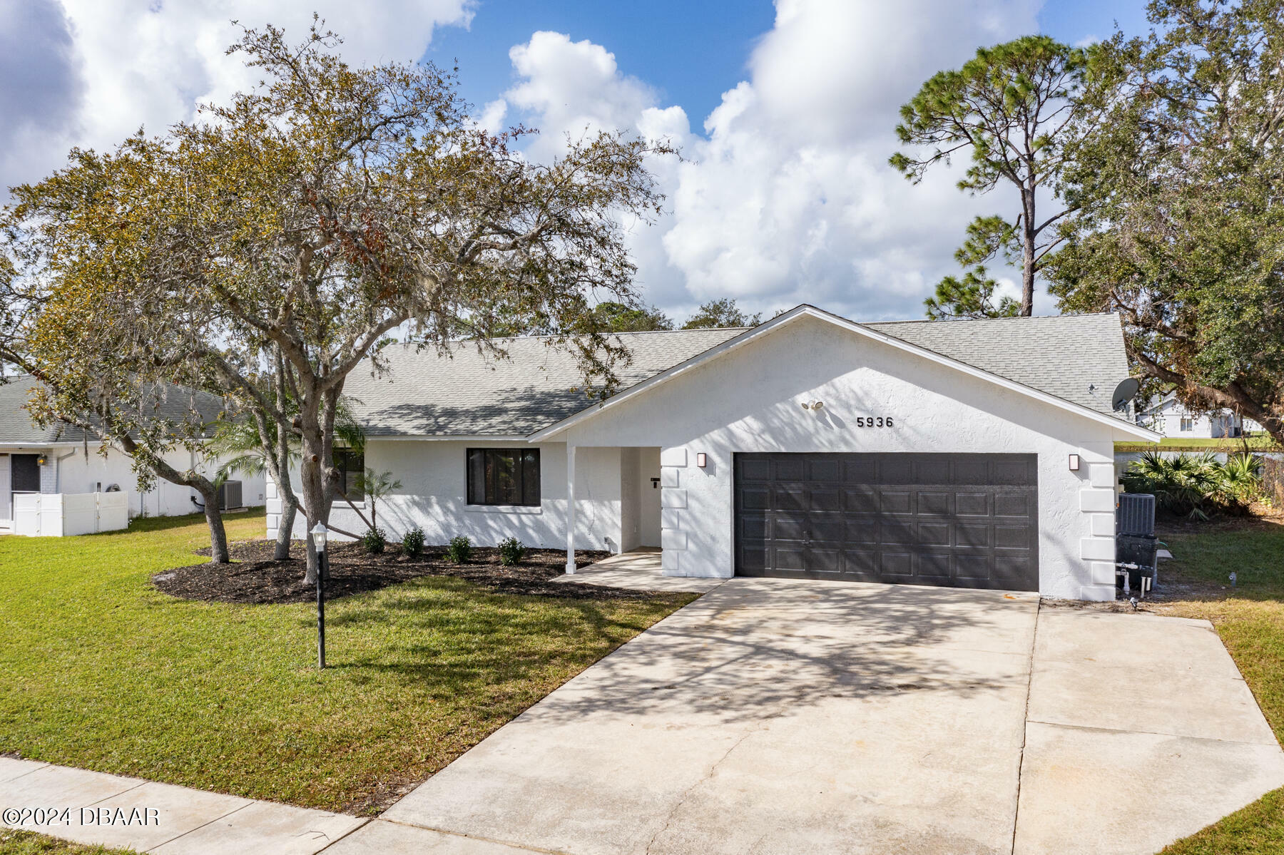 Property Photo:  5936 Peggy Drive  FL 32127 