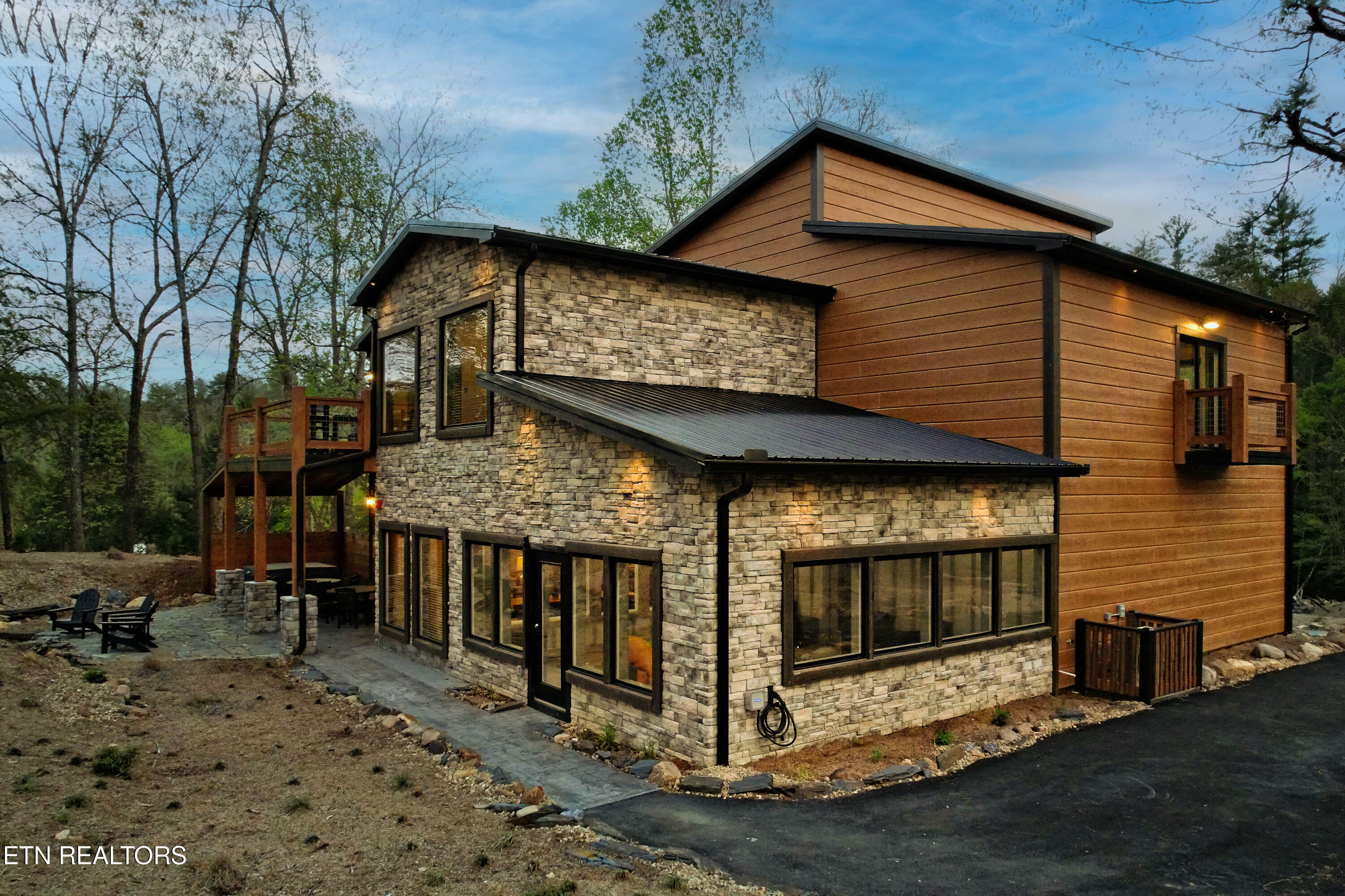 Property Photo: 2215 Sawmill Cove Drive TN 37862