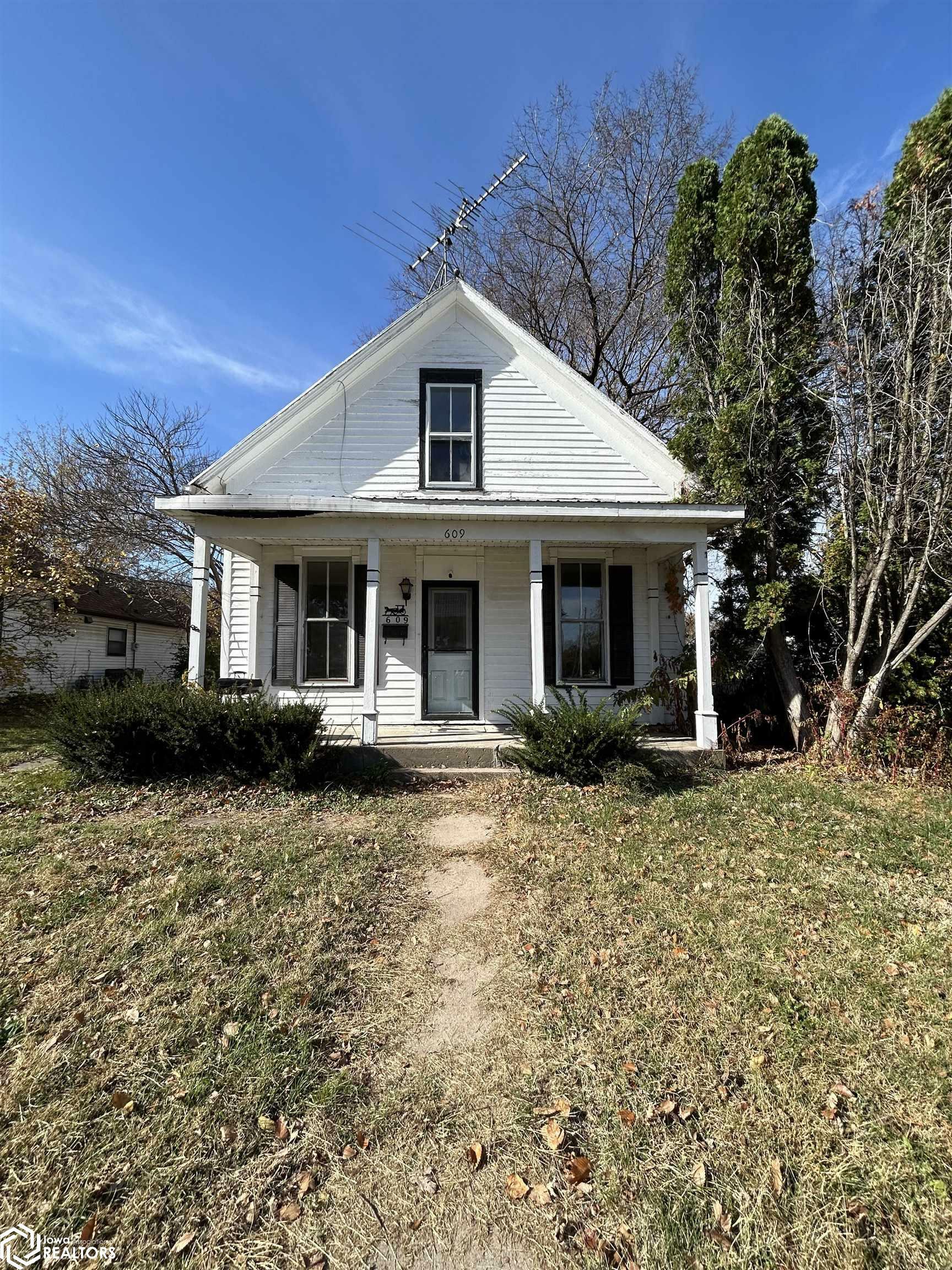 Property Photo:  609 N Garfield Avenue  IA 52601 