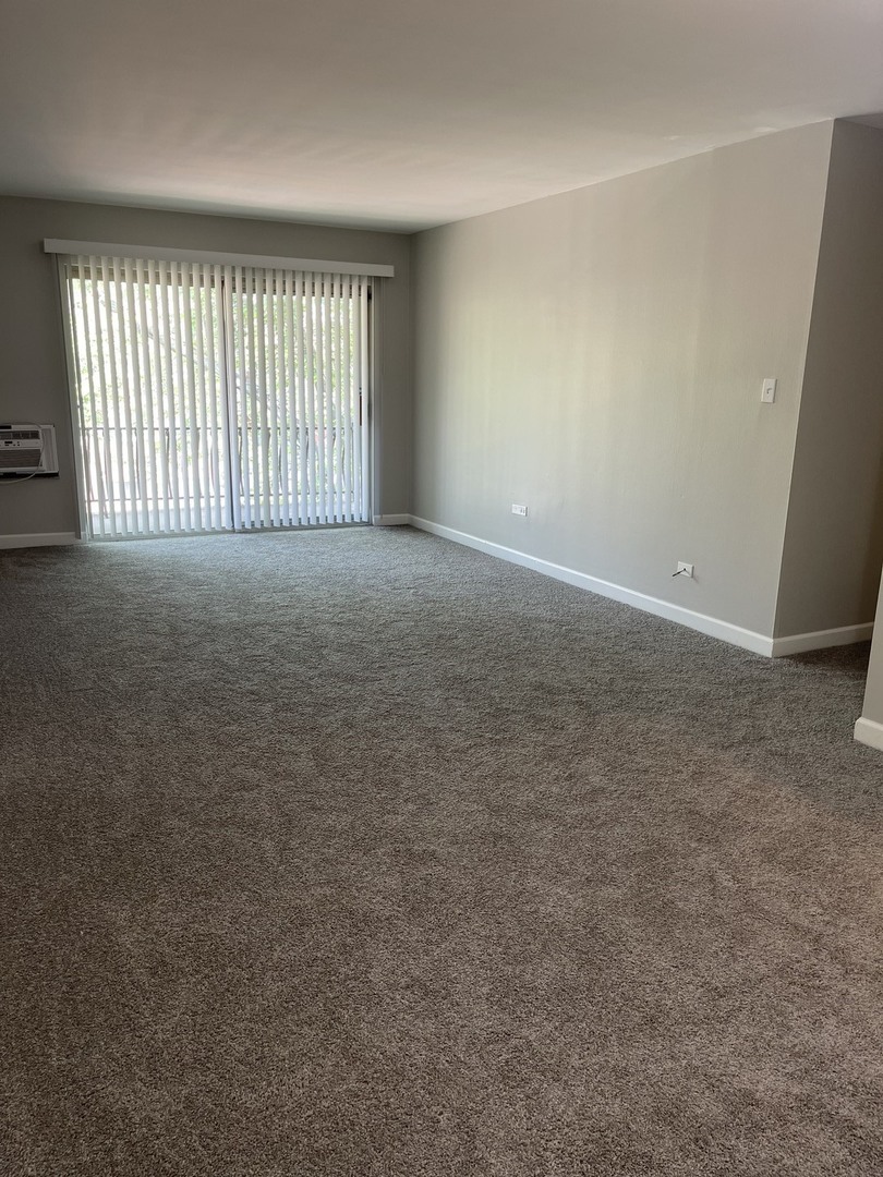 Property Photo:  18550 Torrence Avenue 28  IL 60438 