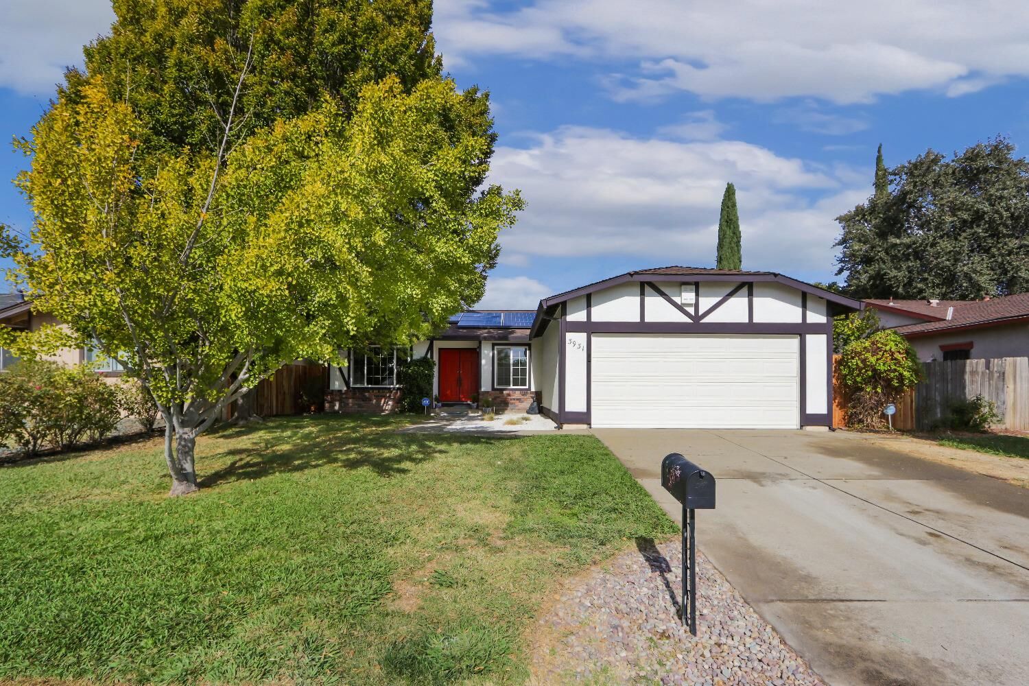Property Photo:  3931 Cottontail Way  CA 95823 