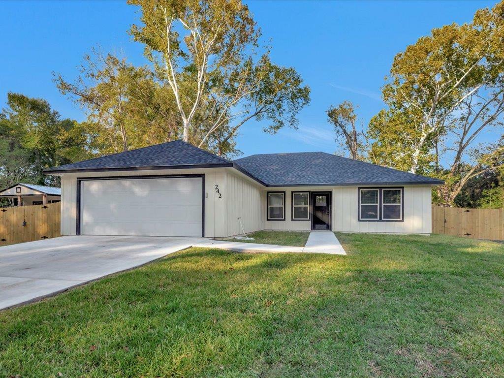 Property Photo:  242 W. Magnolia  TX 75949 