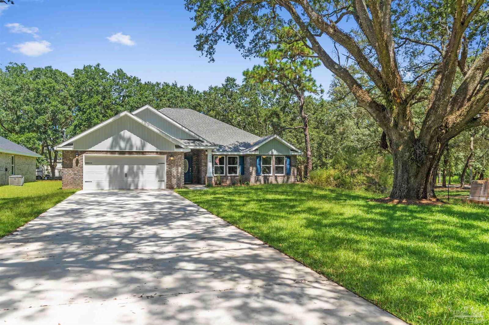 Property Photo: 8564 La Salle Dr FL 32583