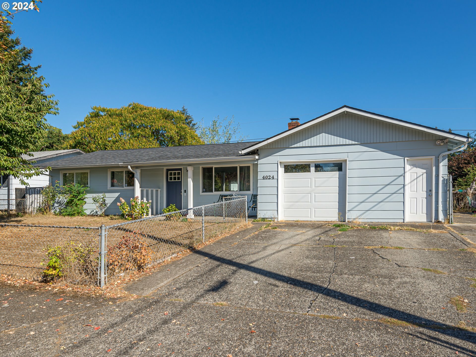 Property Photo:  4024 SE 134th Ave  OR 97236 