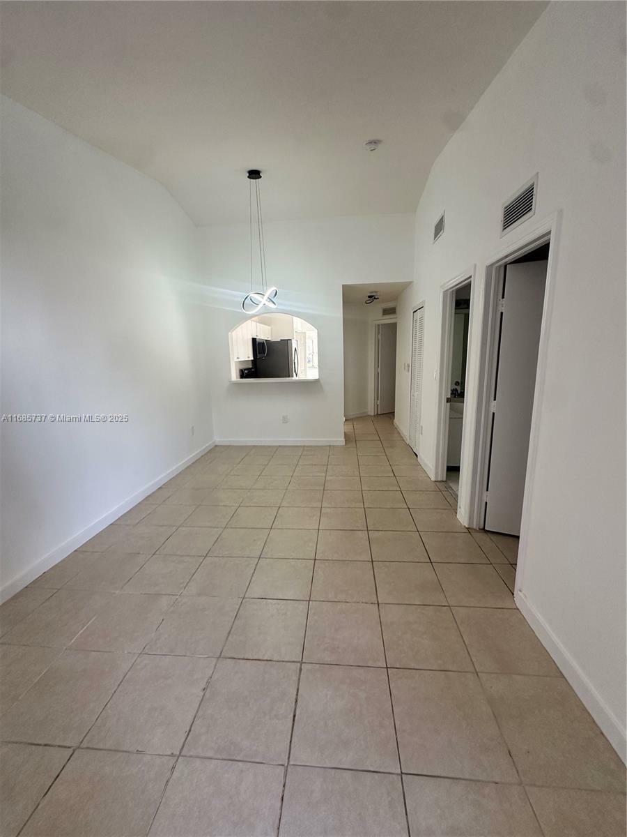 Property Photo:  1270 SE 26th St 202  FL 33035 