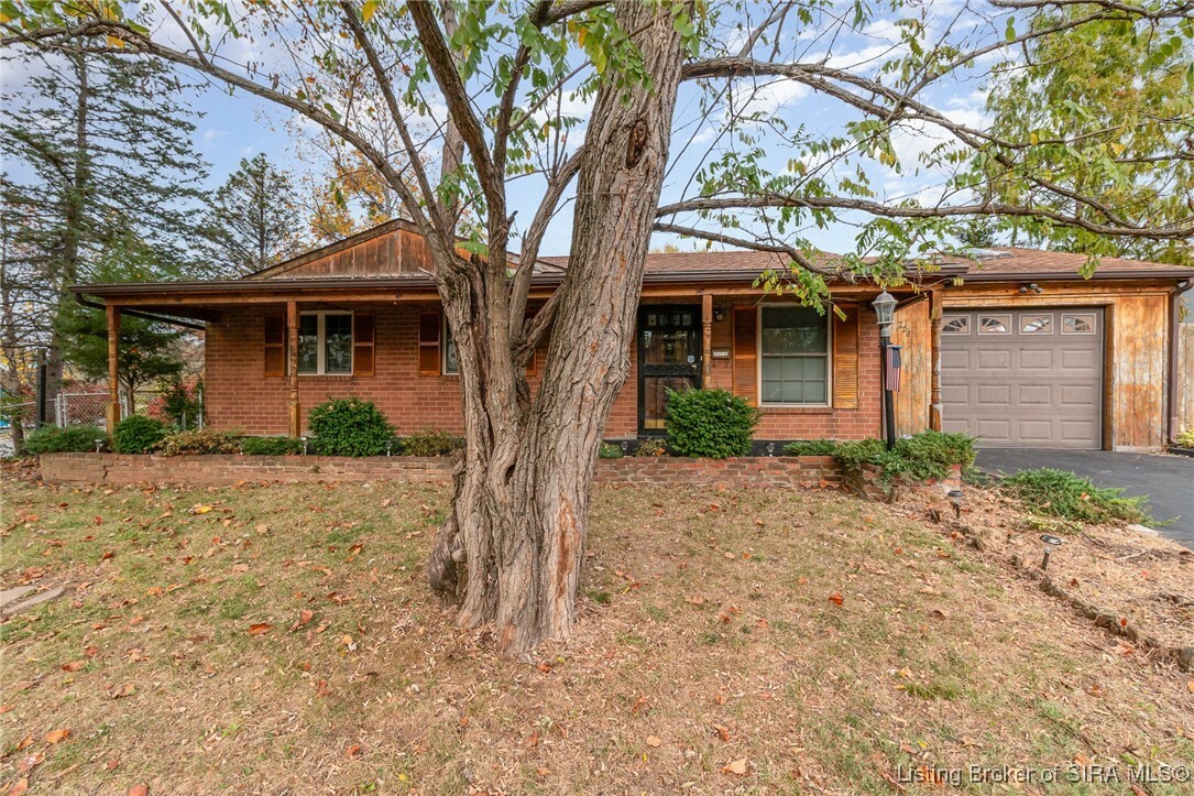 Property Photo:  726 Goyne Drive  IN 47130 