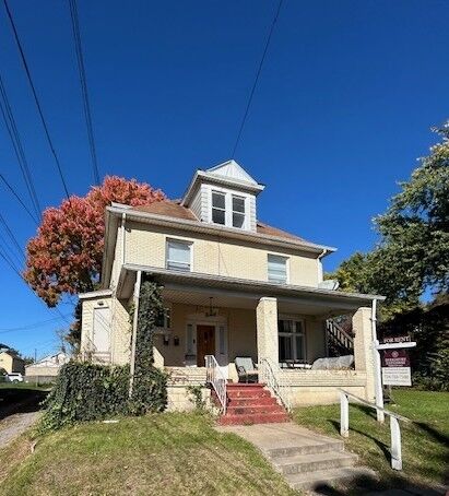 Property Photo: 309 Phillips St PA 16101