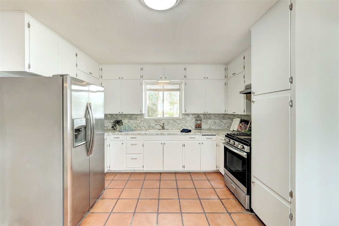 Property Photo:  101 E Noton Street A  TX 78660 