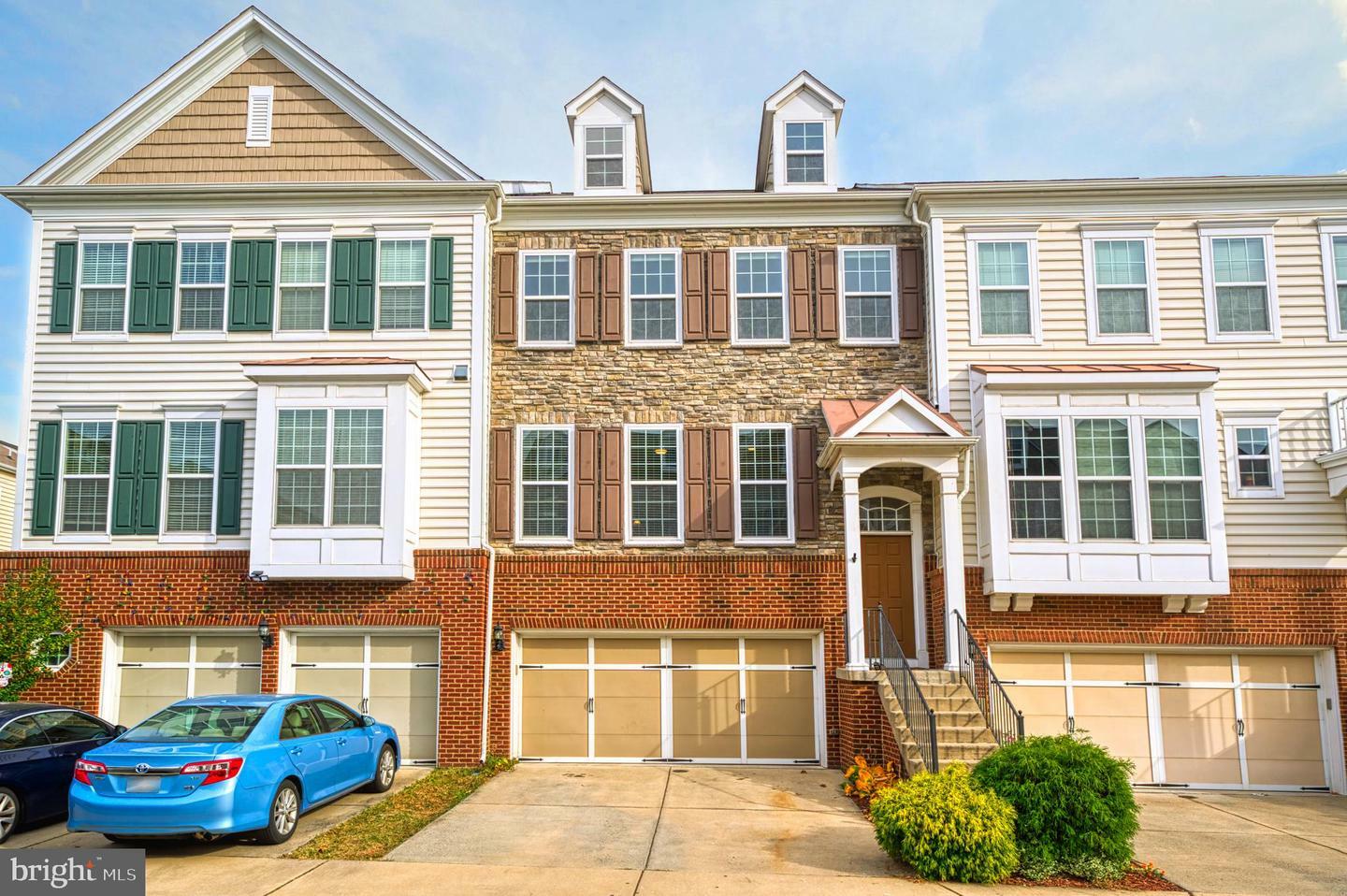 Property Photo:  25442 Hopton House Terrace  VA 20152 