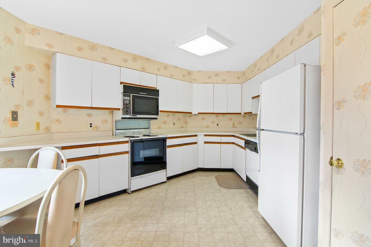 Property Photo:  3011 Fallstaff Road 502A  MD 21209 