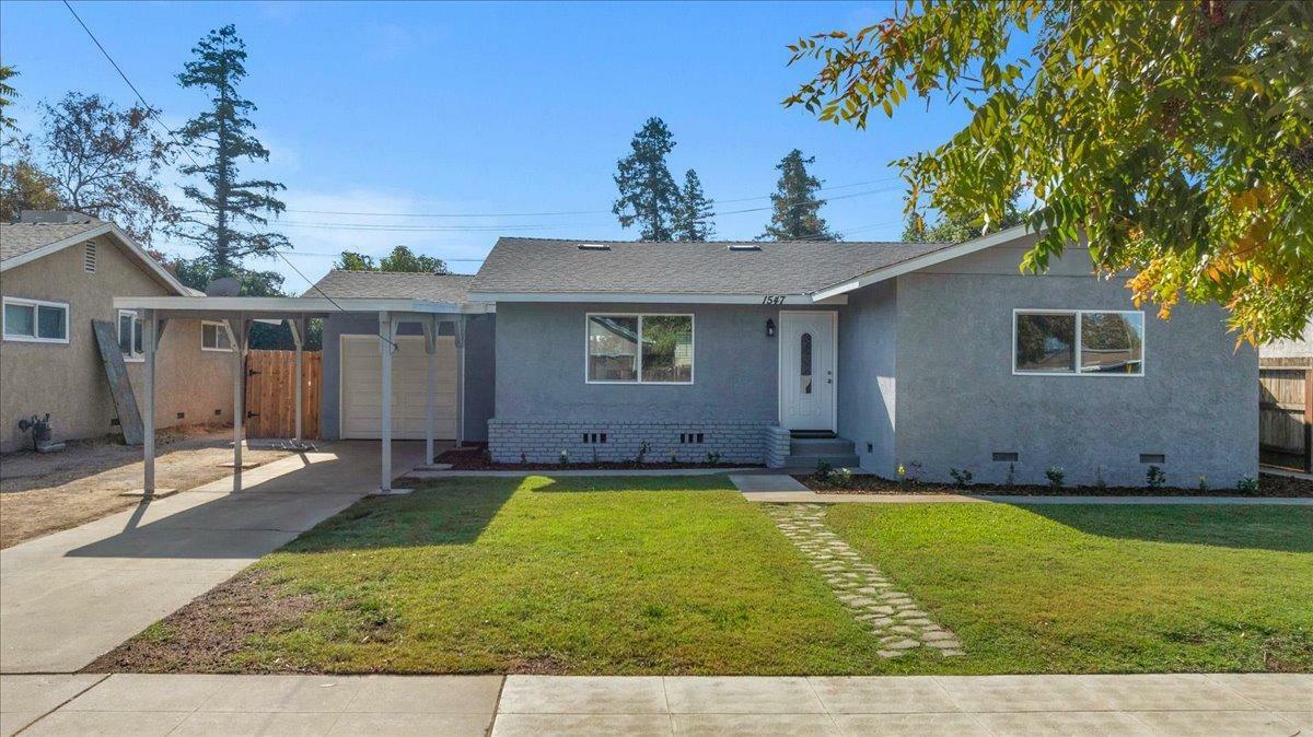 Property Photo:  1547 W Hampton Way  CA 93705 