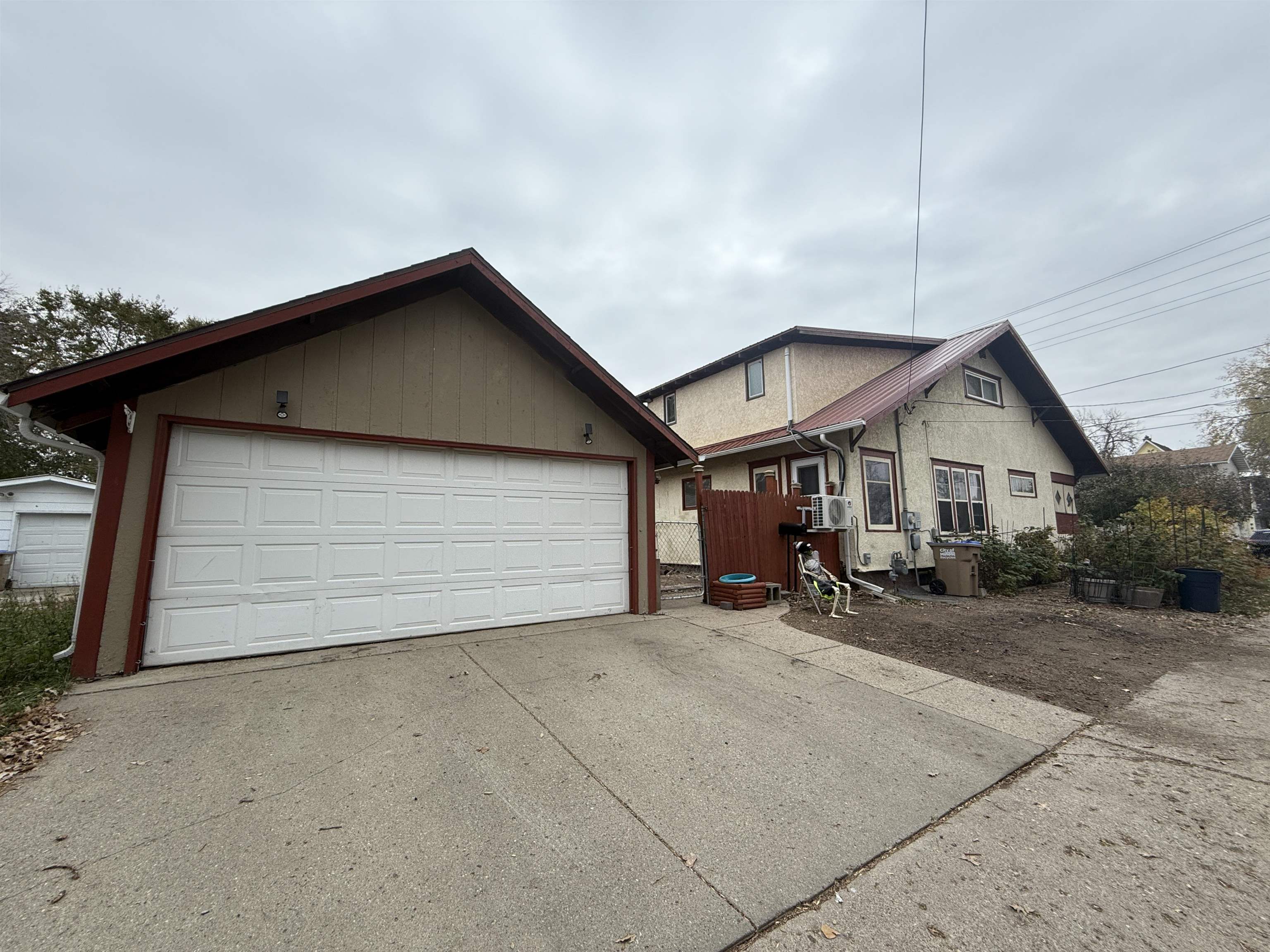 Property Photo:  22 6th Ave NW  ND 58703 