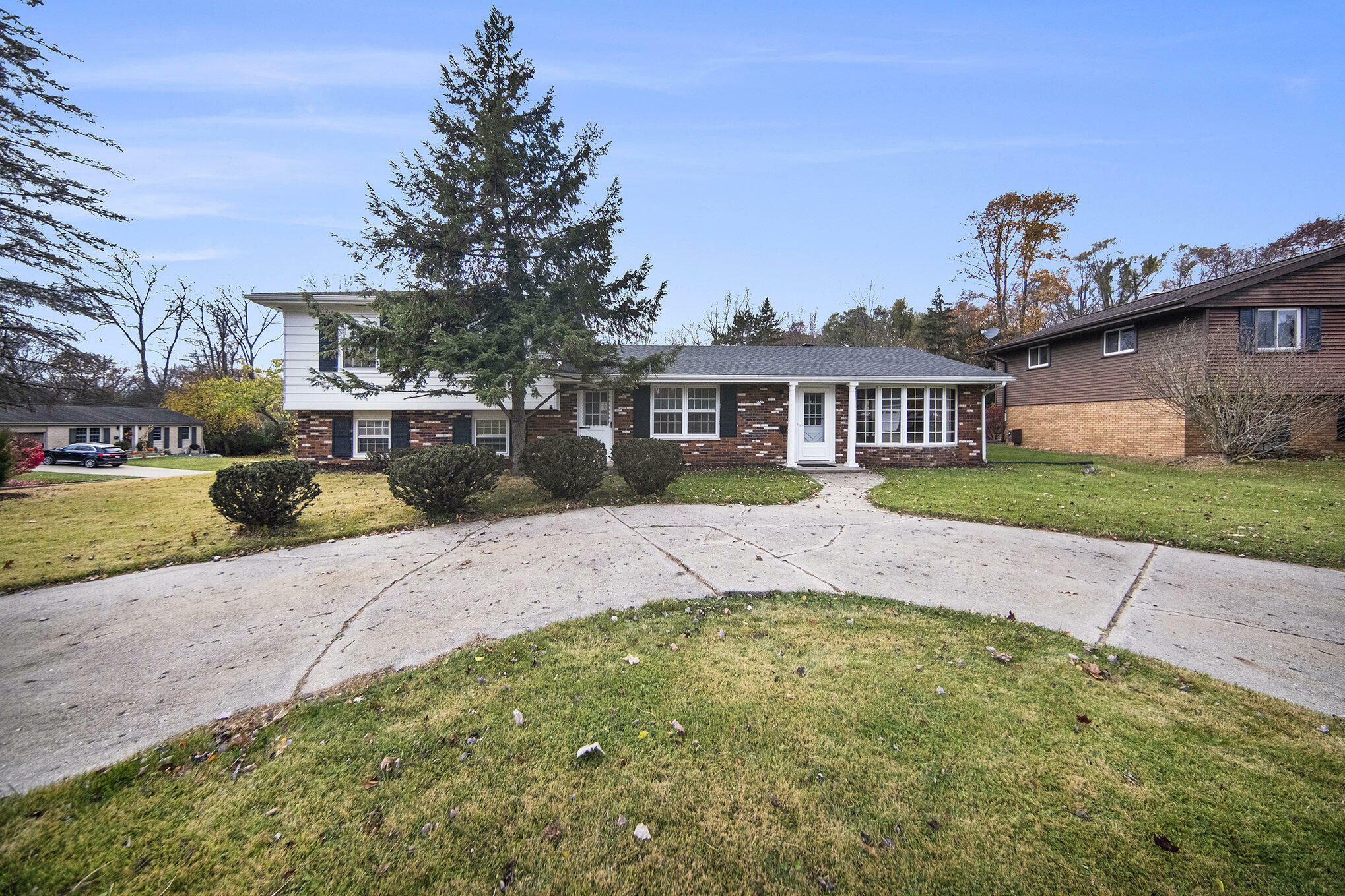 Property Photo:  3904 Mayfield Drive  MI 49203 