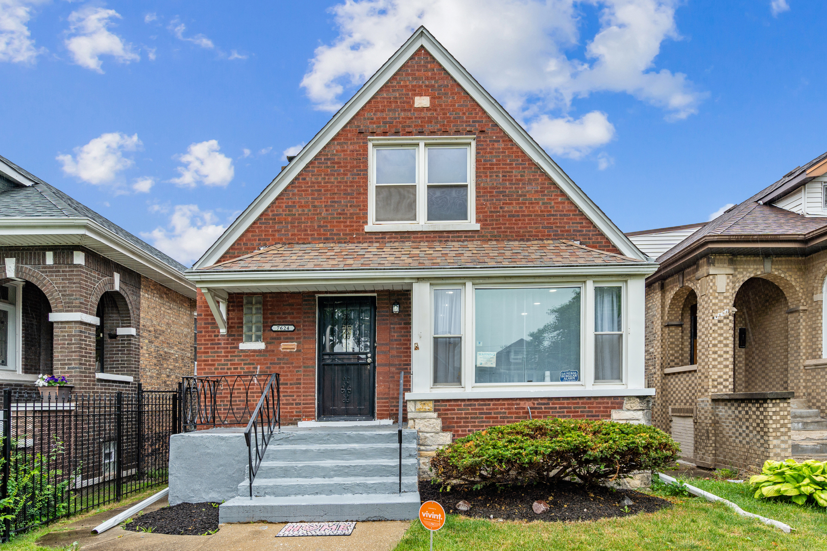 Property Photo:  7624 S Honore Street  IL 60620 