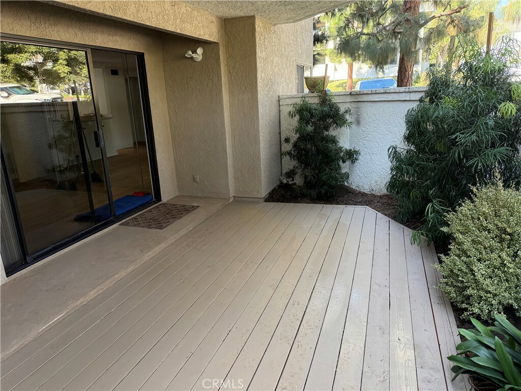 Property Photo:  950 Cagney Lane 106  CA 92663 