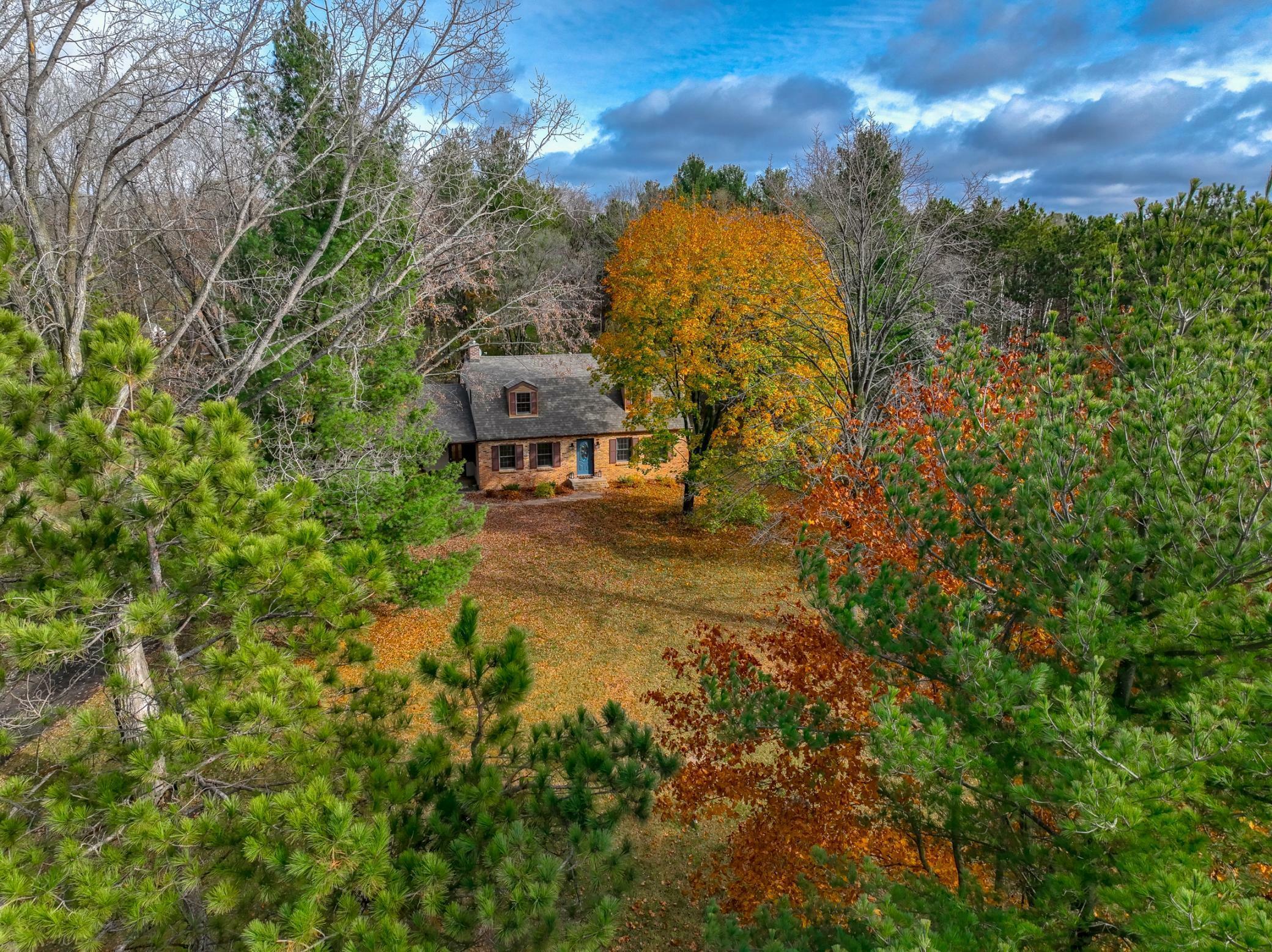 Property Photo:  907 Willow Ridge Road  WI 54016 