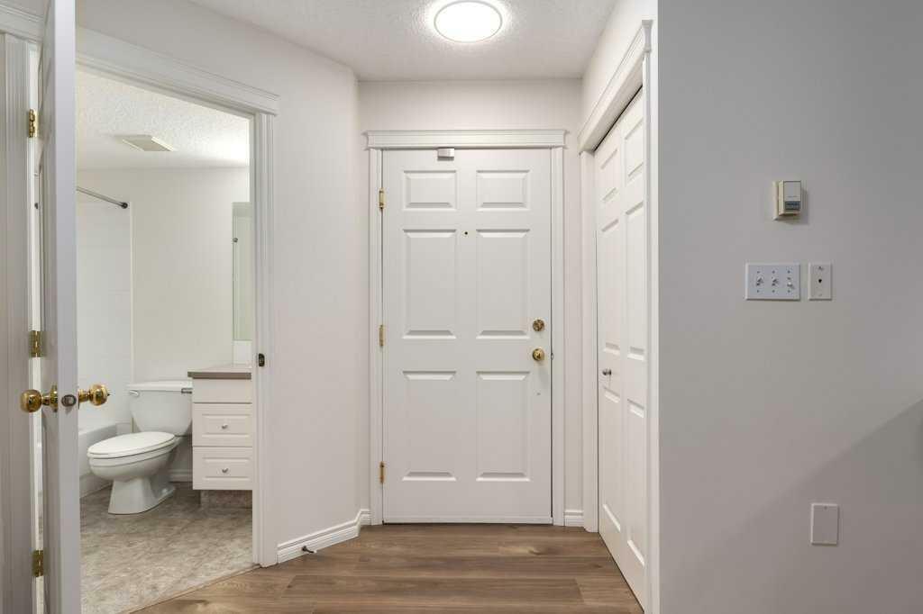 Property Photo:  6800 Hunterview Drive NW 118  AB T2K 6K5 