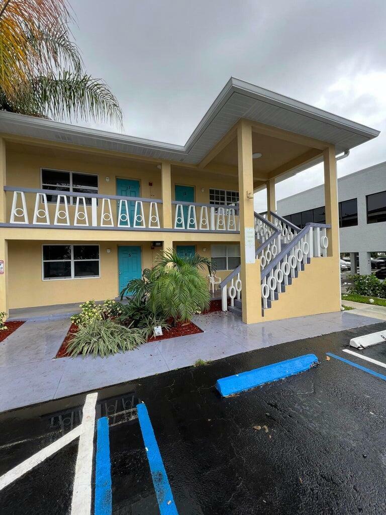 Property Photo:  416 W Boynton Beach Boulevard 2  FL 33435 