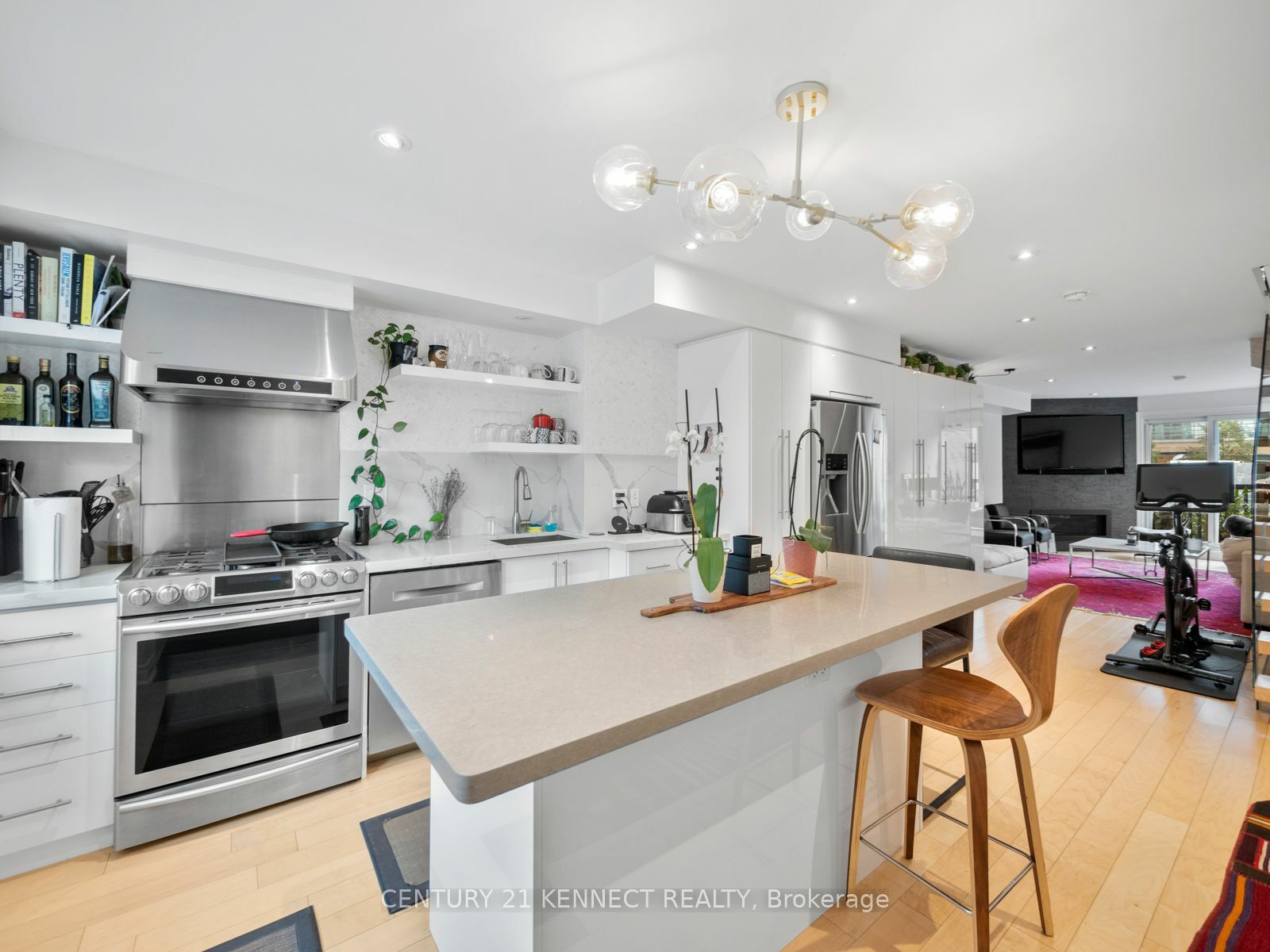 Photo de la propriété:  570 Wellington St W 13A  ON M5V 2X5 