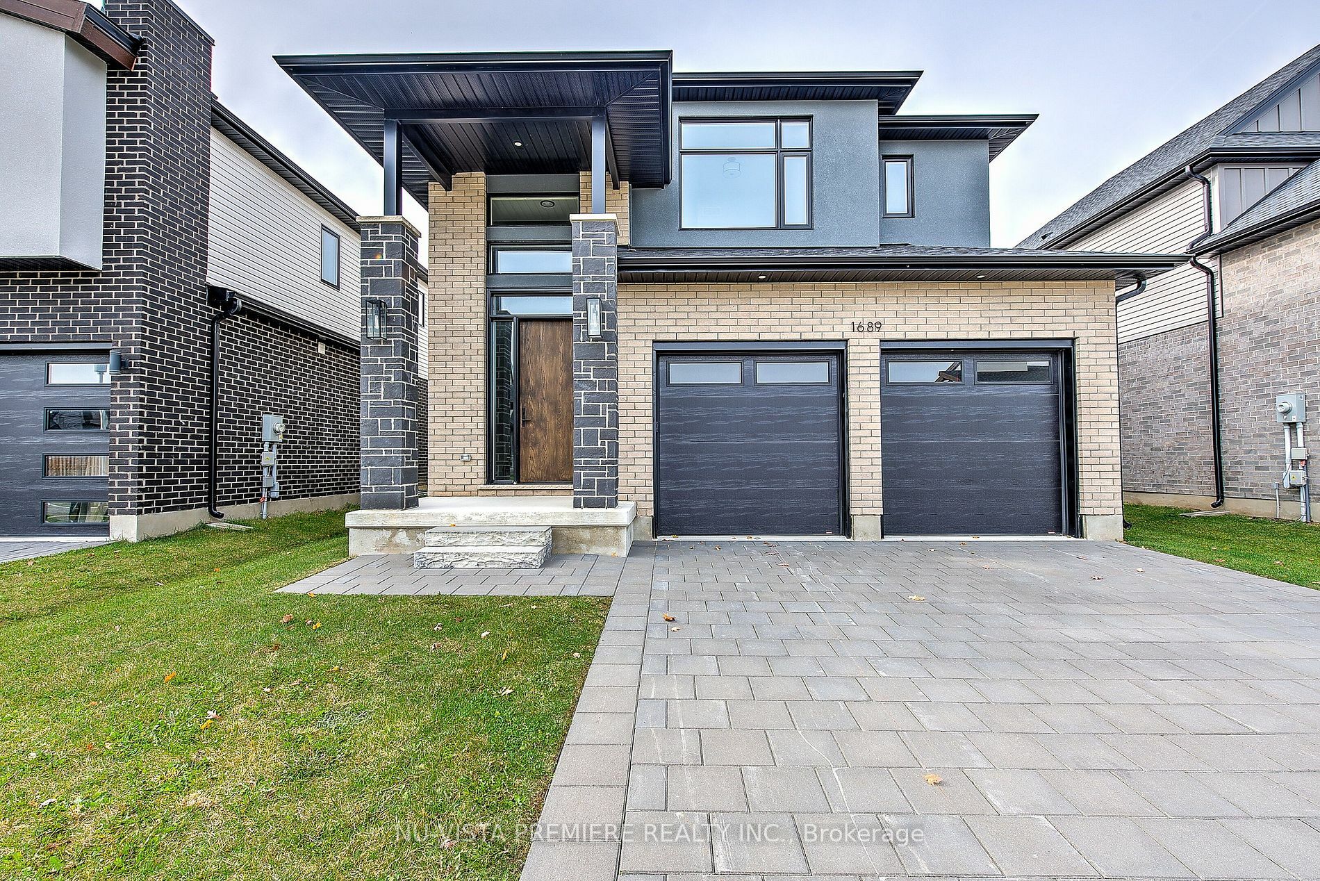 Property Photo:  1689 Brayford Ave  ON N6K 0H1 