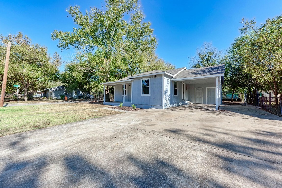 Property Photo:  718 Barbara Drive  TX 78666 