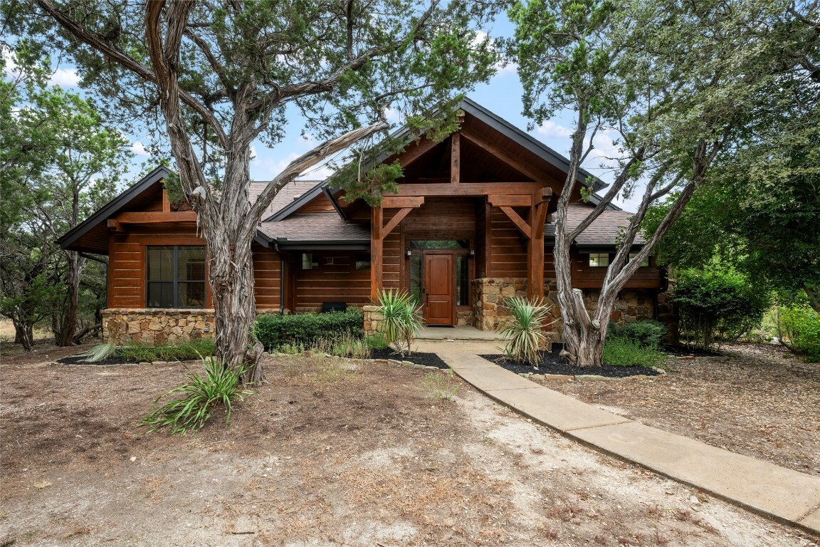 Property Photo:  18616 Riverchase Drive  TX 78645 