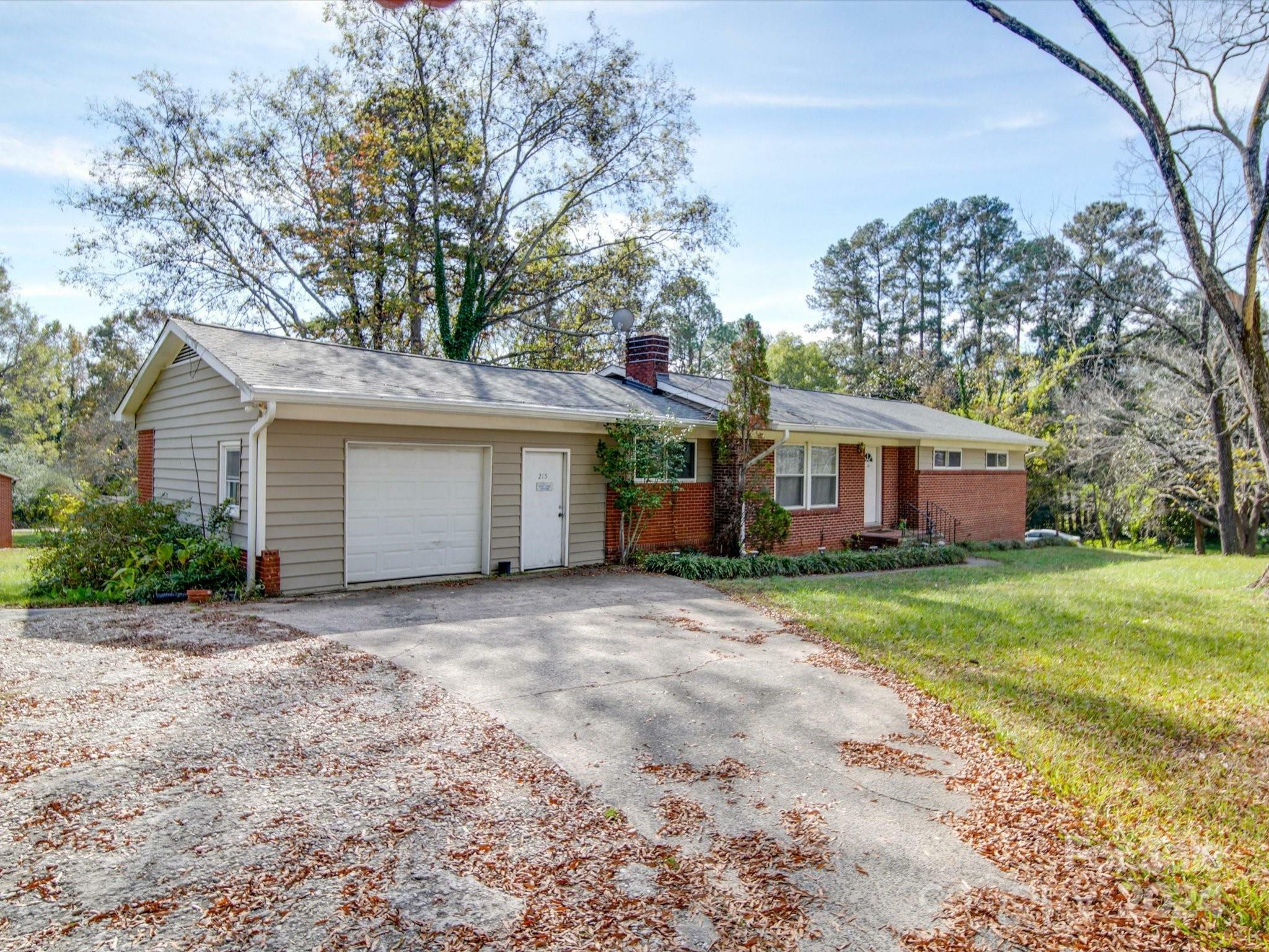 Property Photo:  215 Mellwood Drive  NC 28214 